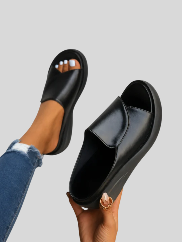 Eliza™ – Slip-on Wedge Sandals